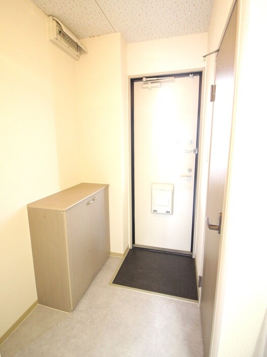 物件内観写真14　(玄関)