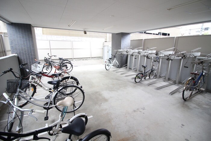 物件外観写真4　(駐輪場)