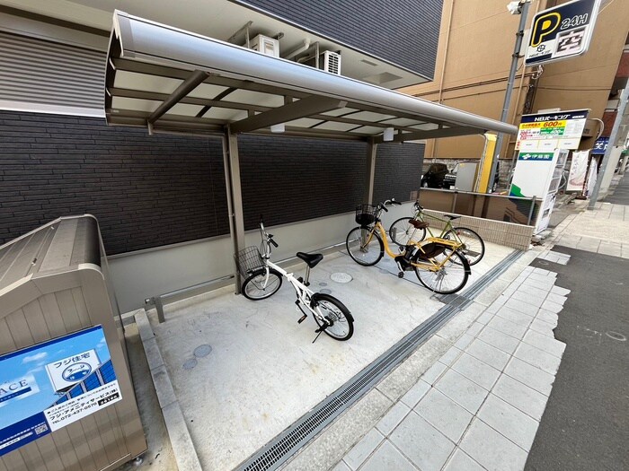 物件外観写真2　(駐輪場)