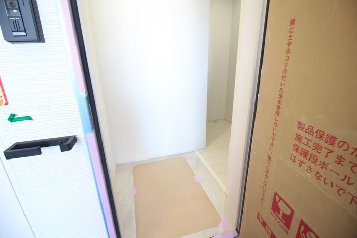 物件内観写真16　(玄関)
