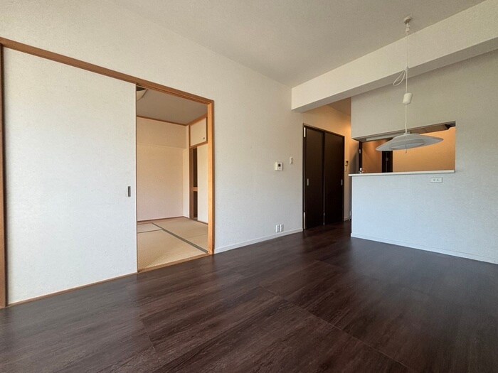 物件内観写真8　(居室)