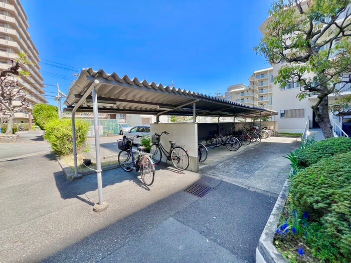 物件外観写真5　(駐輪場)