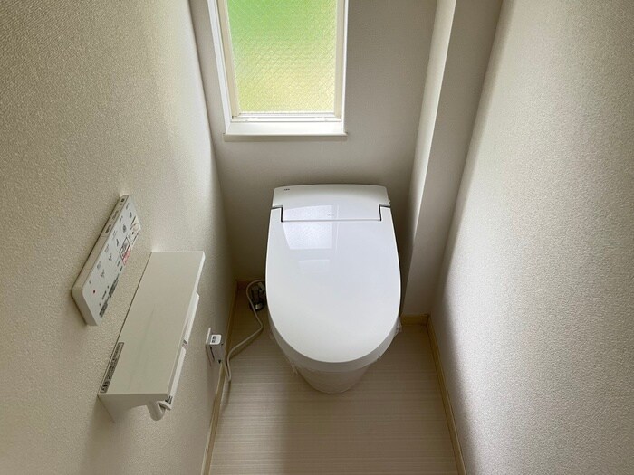 物件内観写真12　(トイレ)