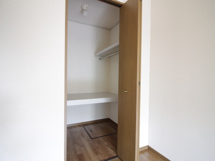 物件内観写真15　(収納)