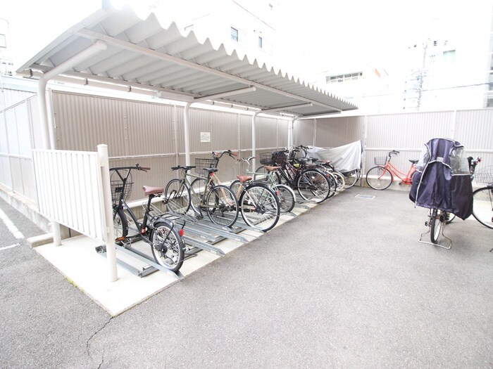 物件外観写真6　(駐輪場)