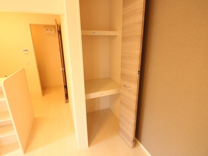 物件内観写真18　(収納)
