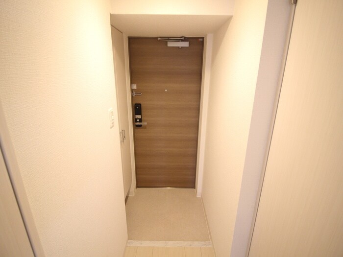 物件内観写真8　(玄関)