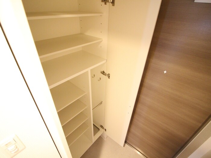 物件内観写真9　(靴箱)