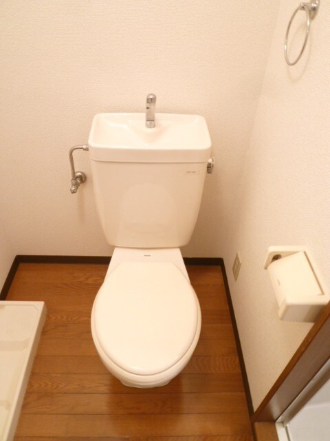 物件内観写真8　(トイレ)