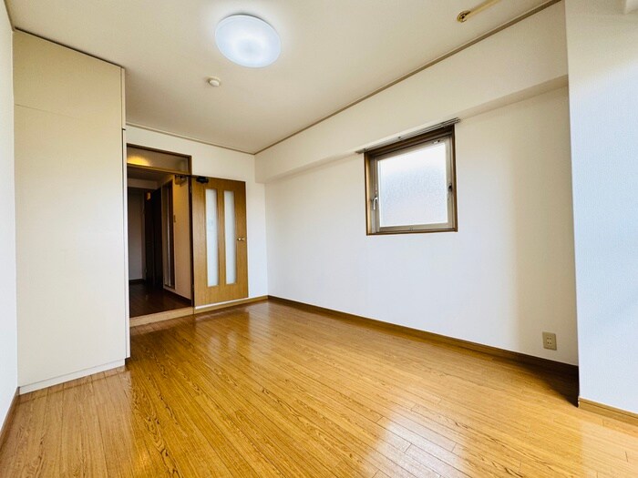 物件内観写真8　(居室)