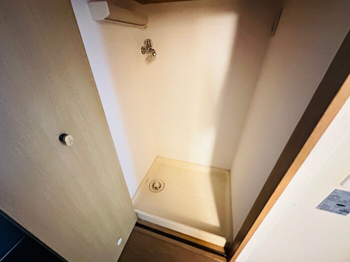 物件内観写真13　(洗濯機置場)