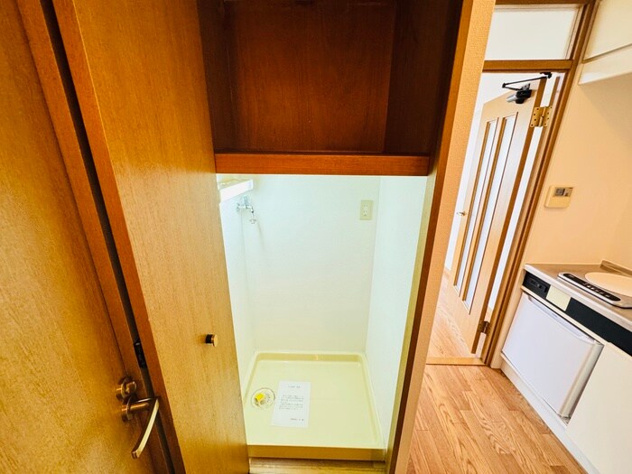 物件内観写真18　(洗濯機置場)