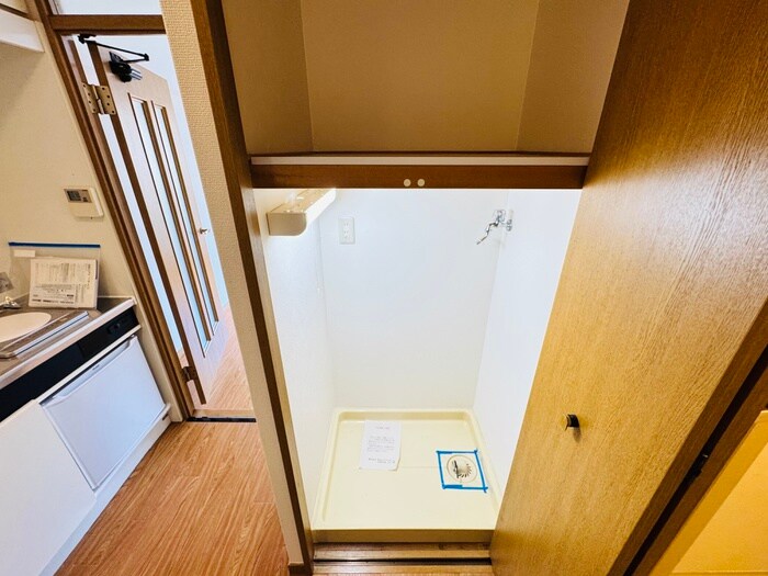 物件内観写真18　(洗濯機置場)
