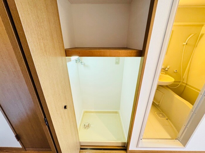 物件内観写真18　(洗濯機置場)