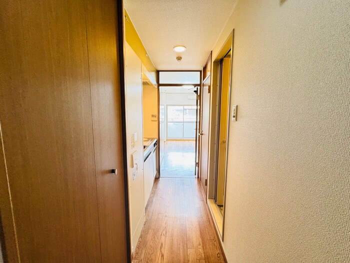 物件内観写真19　(廊下)