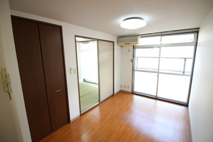 物件内観写真7　(居室)