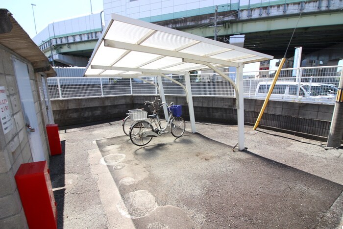 物件外観写真3　(駐輪場)