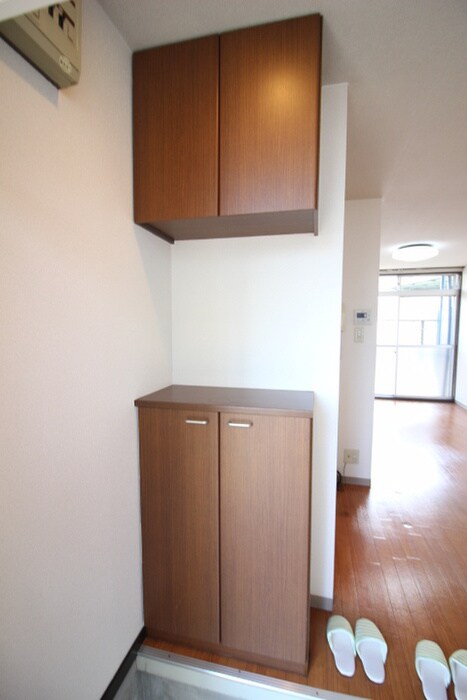 物件内観写真18　(玄関)