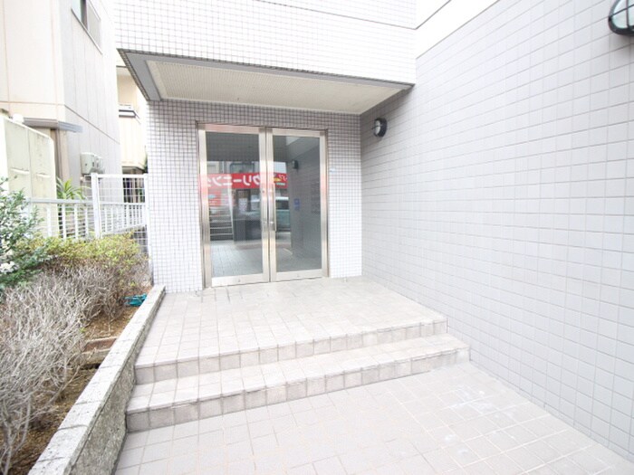 物件外観写真5　(エントランス部分)