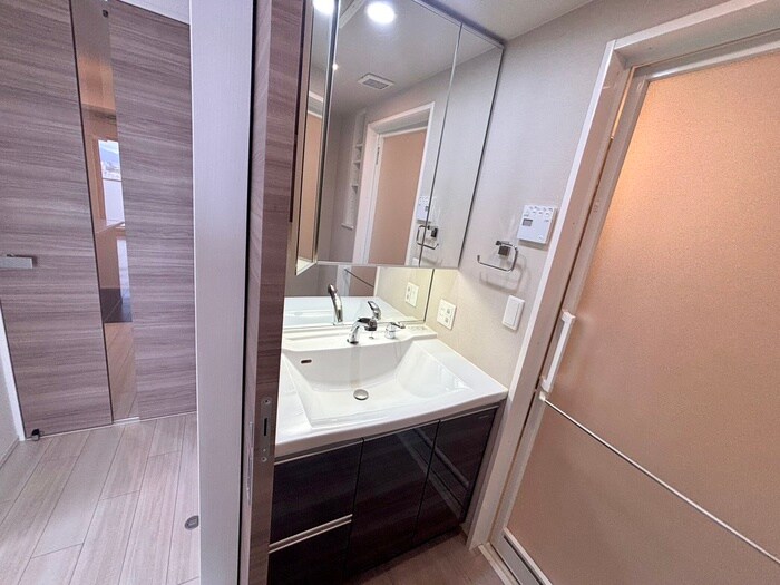 物件内観写真11　(洗面)