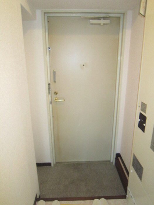 物件内観写真15　(玄関)