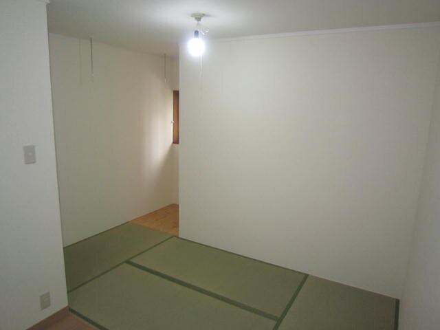 物件内観写真4　(居室)