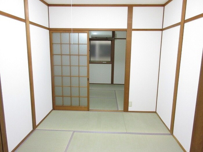 物件内観写真4　(居室)