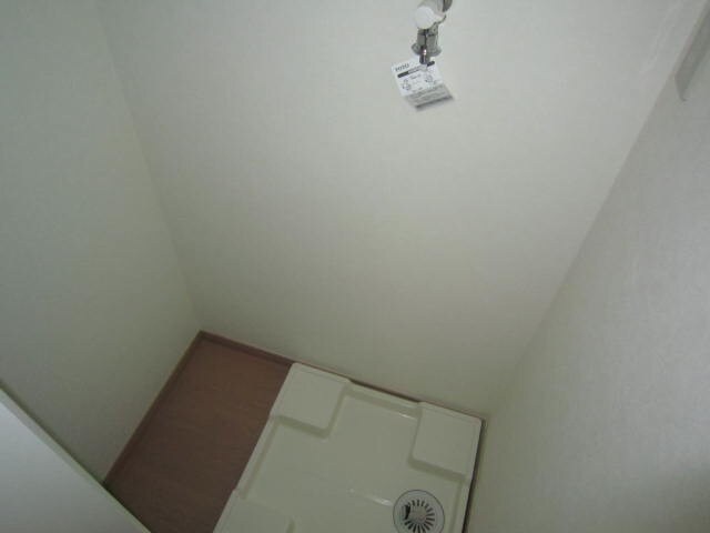 物件内観写真9　(洗濯機置場)