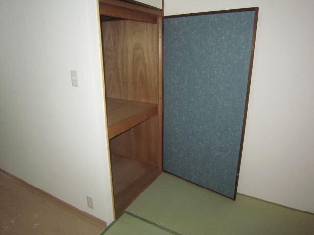 物件内観写真12　(収納)