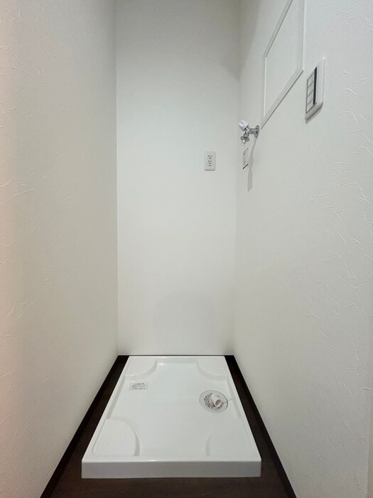 物件内観写真14　(洗濯機置場)