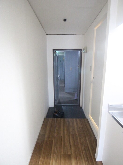 物件内観写真20　(廊下)