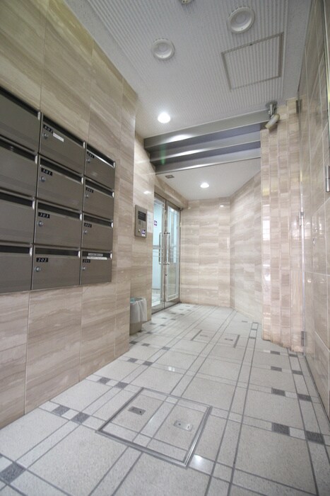 物件外観写真4　(エントランス部分)