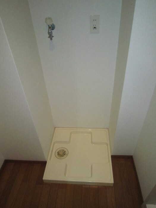 物件内観写真11　(洗濯機置場)