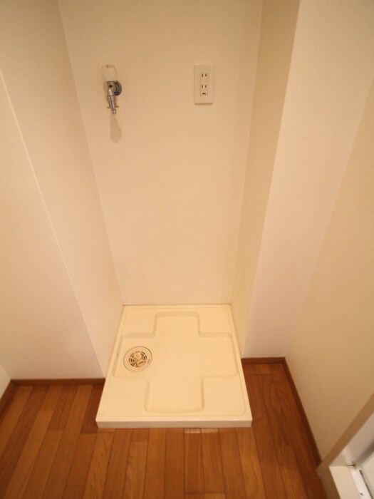 物件内観写真14　(洗濯機置場)