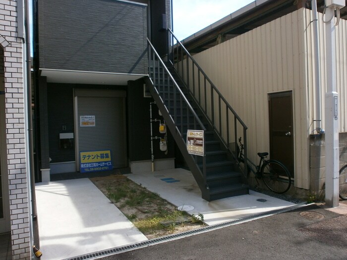 物件外観写真2　(外観写真)