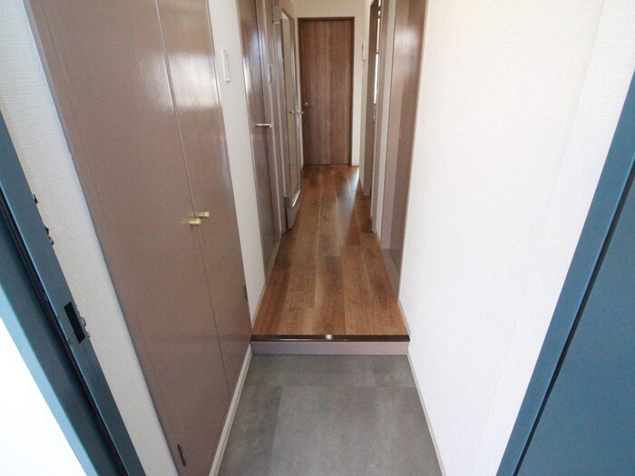 物件内観写真20　(廊下)