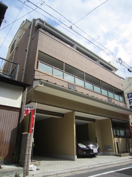 アパルトマン５０５外観写真