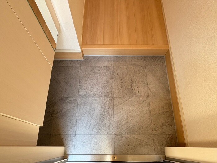 物件内観写真18　(玄関)