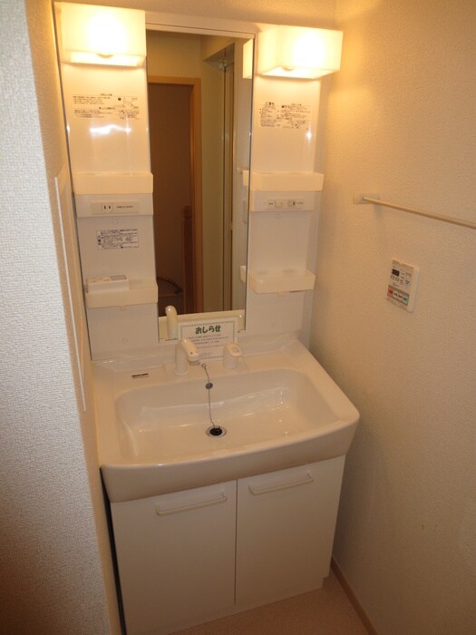 物件内観写真11　(洗面)