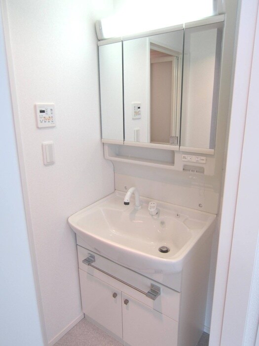 物件内観写真9　(洗面)