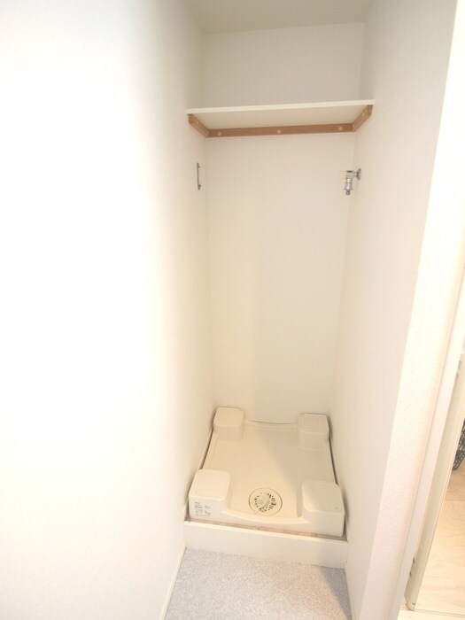 物件内観写真10　(洗濯機置場)