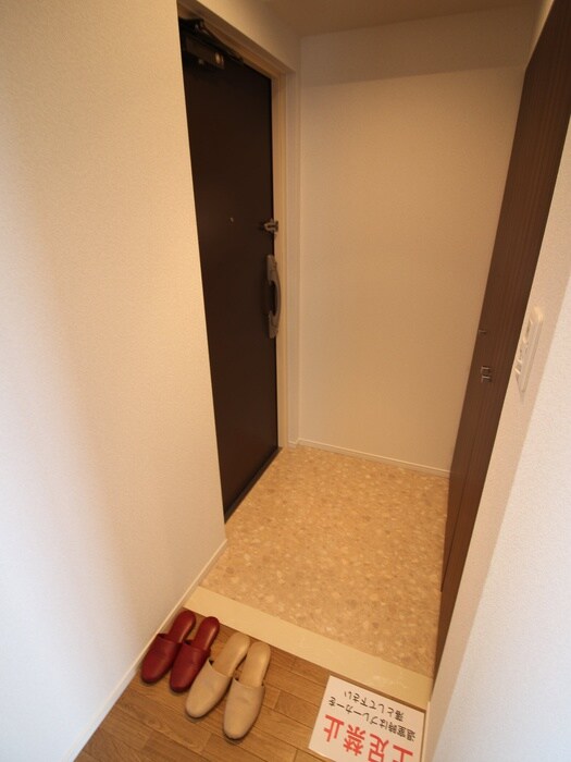 物件内観写真15　(玄関)