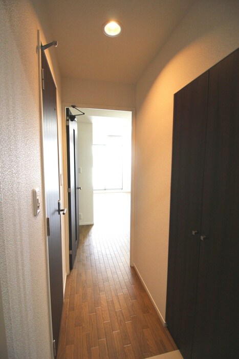 物件内観写真18　(廊下)