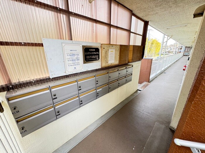 物件外観写真5　(エントランス部分)