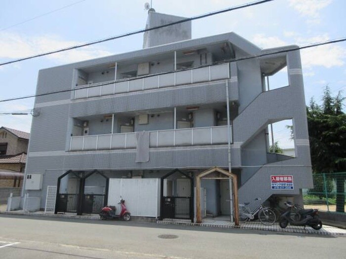 物件外観写真6　(エントランス部分)