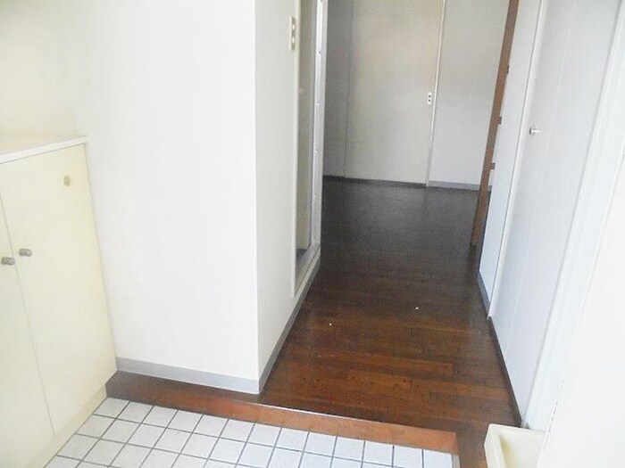 物件内観写真14　(玄関)
