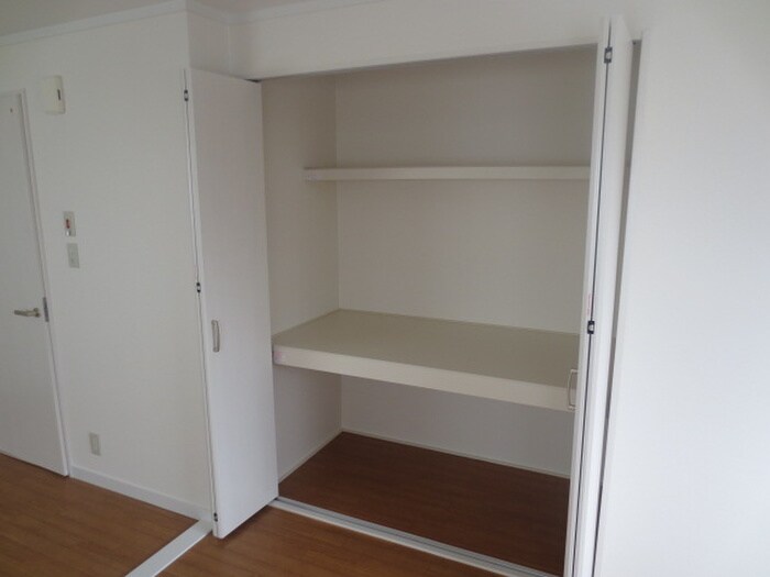 物件内観写真6　(収納)