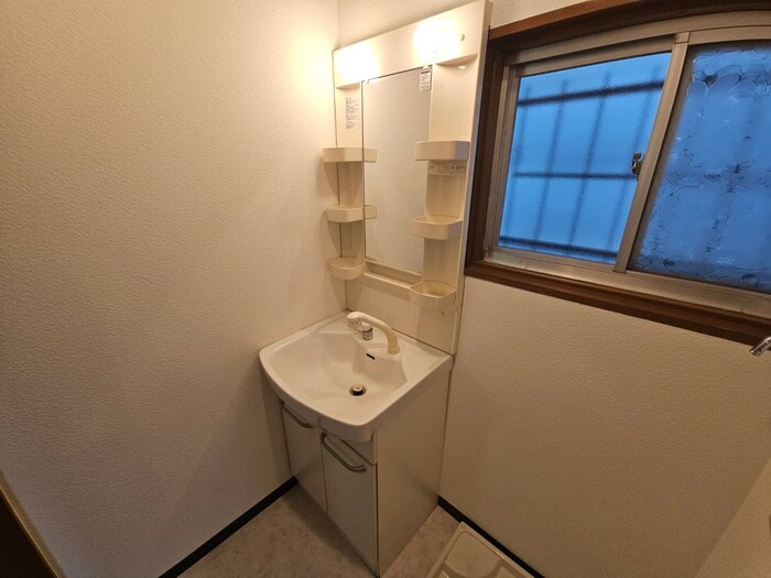 物件内観写真9　(洗面)