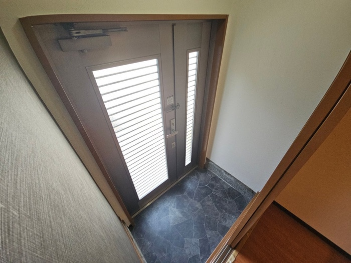 物件内観写真14　(玄関)