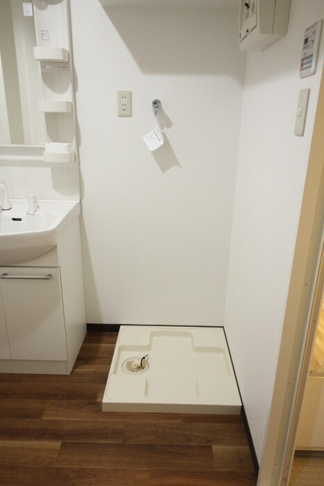 物件内観写真9　(洗濯機置場)